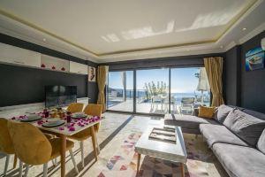 Magnificent Villa with Pool and Sea View in Kas, Калкан