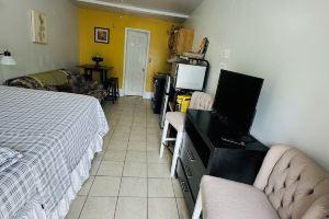 Chic Studio near Center City, Филадельфия