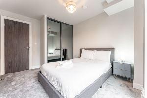 Luxurious 2 Br Apartment - Gym and Cinema Room - Birmingham City Centre, Бирмингем