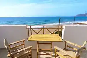 Beachfront Loft Apartment - Agios Gordios, Corfu, Агиос Гордиос