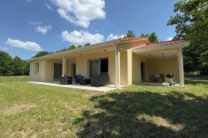 La Pause Limousine | Garden & Terrace | Near Limoges | Wifi | Children's games, Лимож