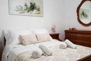 Lovely Flat Near Port! Few Min from City Center, Ираклион