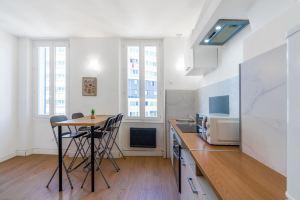 Attractive 2-room apartment, renovated, near St Charles station, Марсель