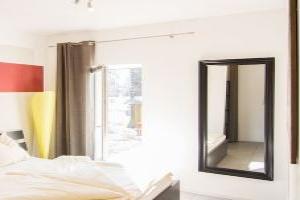 Newly built apartment (in a quiet location, good transport links, free parking, Лейпциг