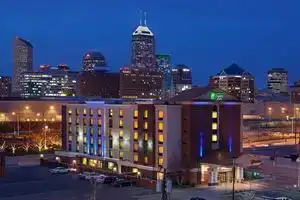 Holiday Inn Express & Suites Indianapolis Dtn-Conv Ctr Area, Индианаполис