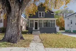 *HOT TUB* Character home minutes to downtown Fargo & NDSU!, Фарго