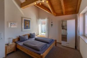 Astara- complete house in prime location with private garden, Швангау