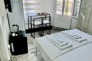 Heybeliada Hostel, Хейбелиада