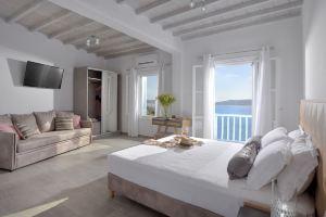 Amelie Suites, Турлос