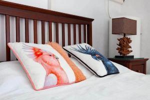Casa Roberto, Altea Old Town Center with sea views 2 steps from the beach, Алтея