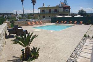 Spacious Family Apartment with Sea View and Swimming Pool, Сфакаки
