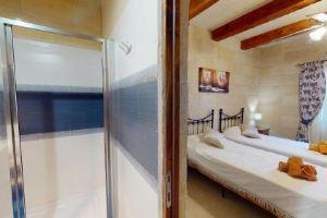 Qala Bed&Breakfast with Swimming Pool - IL-Wenniessa, Кала
