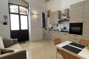 Vacation home a stone's throw from the historic center, Сиракуза