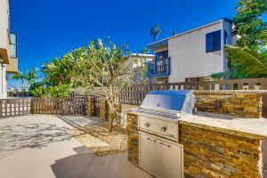 Outdoor Dining, BBQ, and Steps to Beach - Stunning Coastal Escape, Сан-Диего