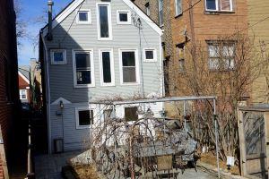 3-Level Bucktown Home - Amazing Outdoors & Parking, Чикаго