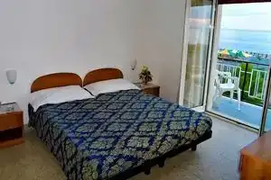 Hotel Mondial, Прая-а-Маре