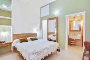 Madame Bari' Suite Apt in the Heart of Bari, Бари