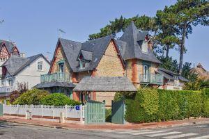 Villa Deauvillaise à 5 mn de la Plage 12/14 Pers, Довиль