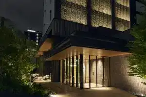 Cross Life Hakata Tenjin, Фукуока