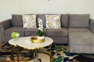 Freshly renovated four bedroom home with a Beautiful backyard and pond., Гринсборо