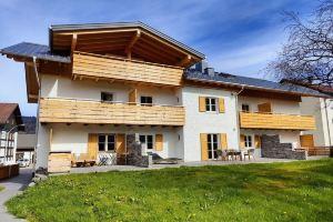 Exclusive and Luxurious 55Sqm  Vacation Apartment with Sunny Balconies, Оберстдорф
