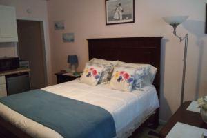 Beach Bum's Haven. Private suite located one block from beach and boardwalk., Атлантик-Сити