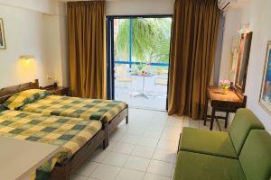 Kassavetis Center - Hotel Studios & Apartments, Херсониссос