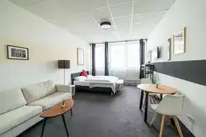 Full House Hostel Nürnberg - Shared Bath & Kitchen, Нюрнберг