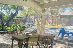 Spectacular Westlake Home w/ Private Pool - Backyard Oasis, Остин