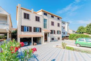 Apartment Karlo, Kaštel Kambelovac