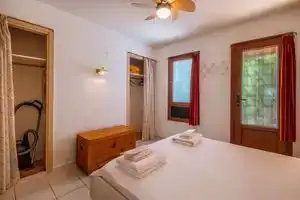 Barış Apart, Каш