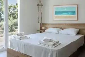 EIGHT OLIVES LUXURY VILLA, Криопиги