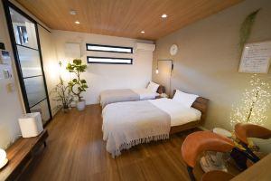 Garage House Hotel Ishiuchi Base, Хиросима