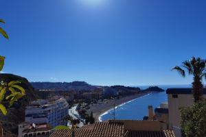 Charming getaway in Almuñécar: Your Refuge by the Sea, Альмунекар