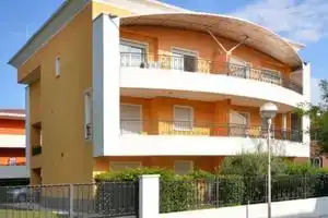 Easy Living Between the Beach and the Center, Бибионе