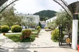 Smaro Studios, Хриси-Амудия