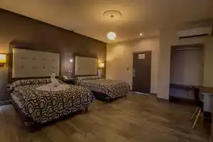 Hotel «Flamingo Merida», Мерида