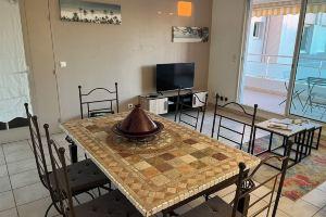 Luxury furnished 55m2 T2 apartment with air conditioning and private pool., Марсель
