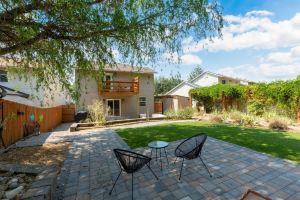 Luxurious Hot Tub and Expansive Backyard - Exquisite Garden Escape, Бойсе