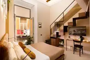 MelRose Napoli, Неаполь