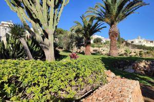 Villa Apartments in a Spectacular location near to everything!, Мелиха