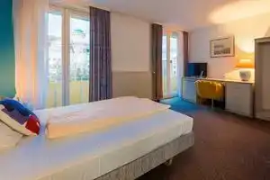 Hessenland Hotel Kassel Innenstadt by Stay Awesome, Кассель