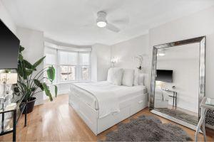Luxury Brownstone Condos with Private Roofdeck & Stunning City Views!, Бостон