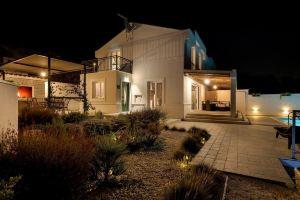 Villa Mermaid- Amazing View and Private Pool, Kaštel Kambelovac