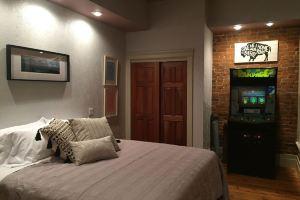 Night Owl 5W Street View (optional paid parking upon request), Юрика-Спрингс