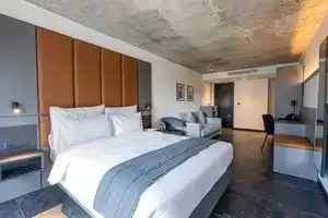 The Londoner Hotel St. Julian's, Пемброк