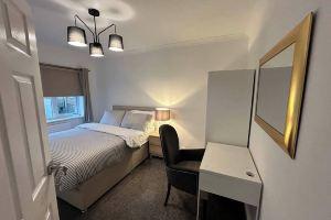 Cosy 3-bed Retreat - Garden, Parking & Bbq, Бирмингем