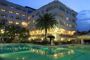 Grand Hotel Don Juan, Джулианова