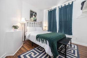 Deco Duplex - Uptown - Northwoods Trail - KING BED - DISH TV - ROKU - Bike Rack, Хот-Спрингс