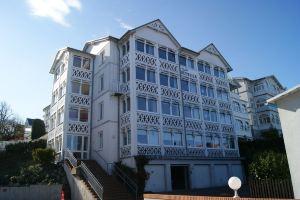 Quiet, yet centrally located apartment with lake view, Засниц